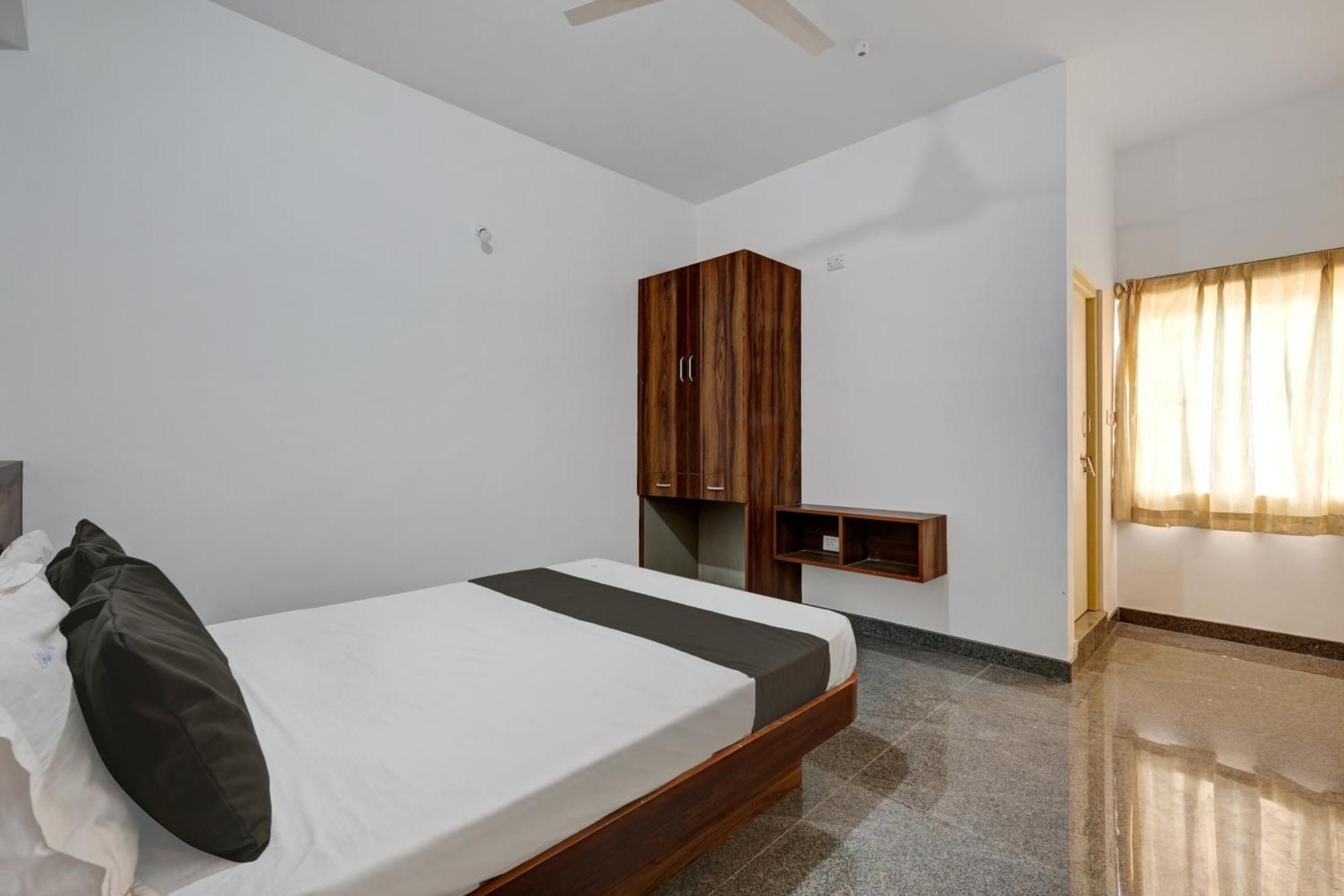 Oyo Hotel Bungalow Inn Lodging & Boarding 班加罗尔 外观 照片